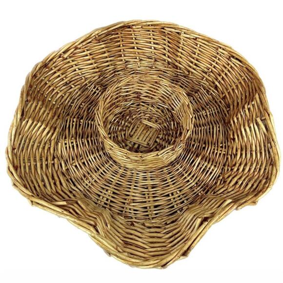 Vintage Chip Dip Serving Basket Round Wicker Scalloped Edge Serving Tray 16” - Picture 1 of 4